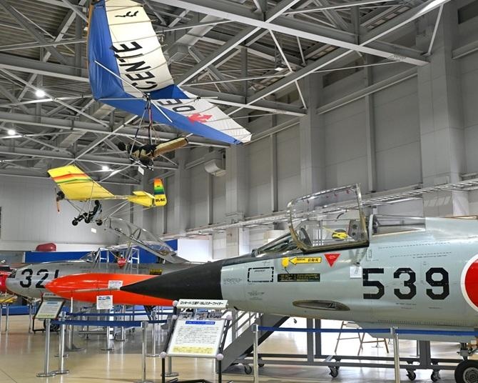 「石川県立航空プラザ」は圧巻の飛行機展示と屋内大型遊具の人気施設 【入場無料】