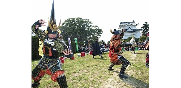名古屋城の下で踊る！イベントも大人気