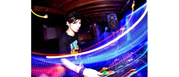 DJ RAYMOND。都内のクラブや野外フェスでも活躍中