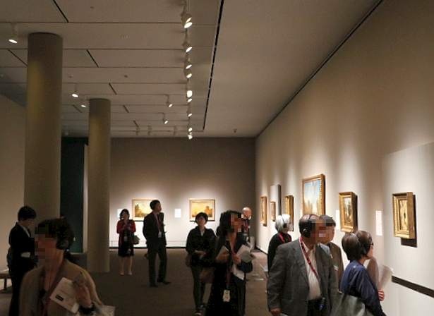 展覧会の様子。フランス近代風景画の流れをたどることができる