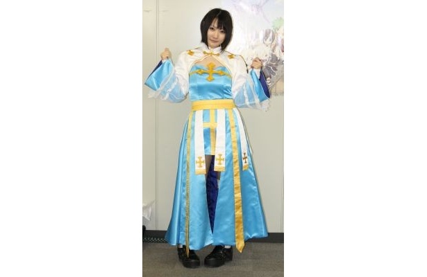 「アークビショップ」に扮した小夏ミナトさん