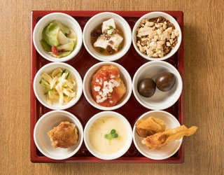 ちょっとずつだから中華もたくさん食べられる！六本松の「豆皿中華Q」