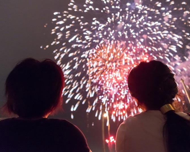 両親に花火大会をプレゼント！親子水入らずで行く、「世田谷区たまがわ花火大会」鑑賞ツアーで親孝行しよう