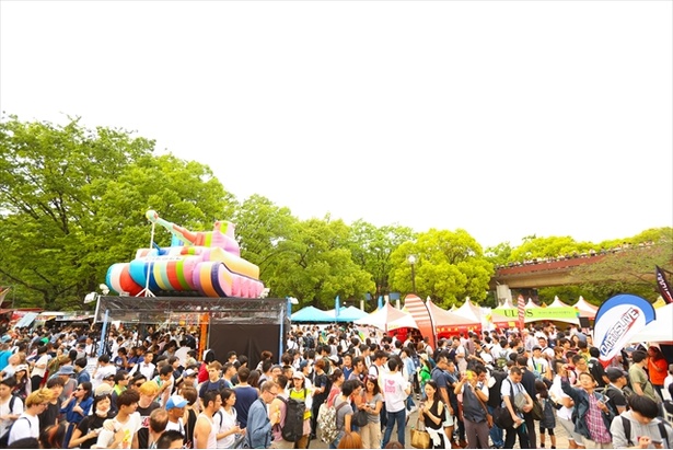 代々木公園イベント広場には昨年を超える出展ブースが並ぶ予定(写真は2017年の様子)