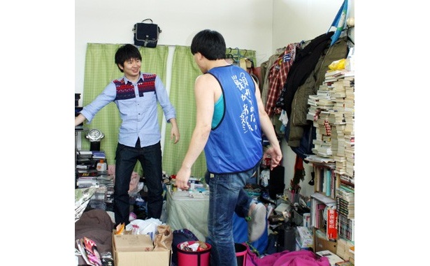 撮影の合間は、なんだかんだ言って楽しそうな2人