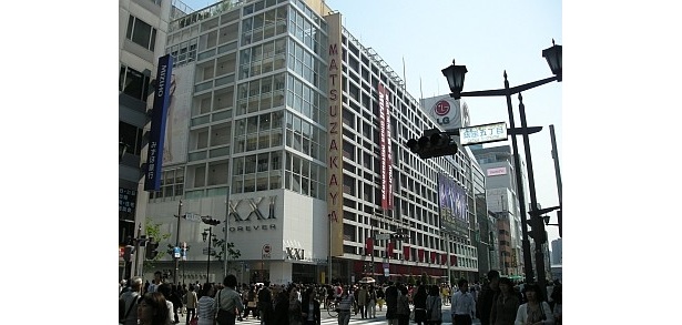 GW“ファストファッションの新・聖地”銀座が大混雑！道路で“留守番”も