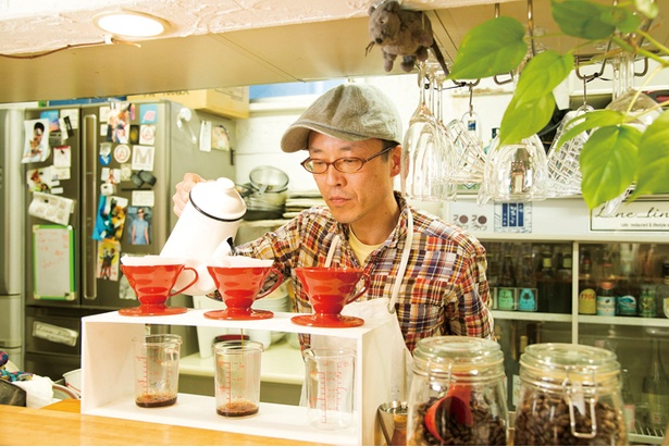 ｢深煎りで、苦味と甘味を兼ね備えたコーヒーを、味わってください!｣とコーヒーコーディネーターの池田靖弘さん