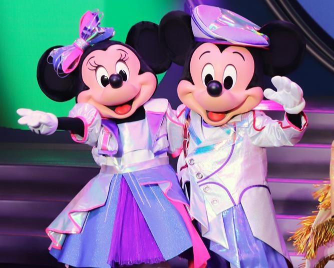 東京ディズニーランド「ショーベース」新ショーをレポート！迫力満点の生歌にミッキーたちのクールなパフォーマンスも