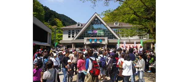 10：30でケーブルカーの清滝駅はこの状態！
