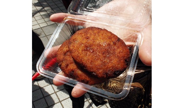 ソース味のこからコロッケ「ゼリーフライ」(行田市)も大人気