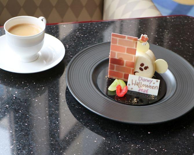 ディズニーホテルに“こわがりおばけ”の限定ケーキが登場！「ディズニー・ハロウィーン」スペシャルメニューを実食