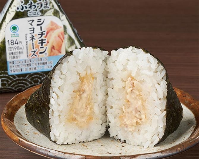 『紅しゃけ×緑茶』が2000%急伸など、ファミマ「朝コンビ割」が大ヒット中！
