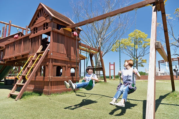 パーク内には無料で遊べる木製遊具が/ネスタリゾート神戸
