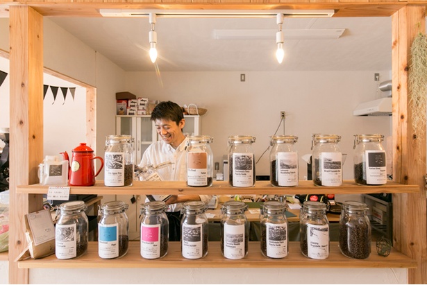 「TAISHO COFFEE ROASTER」の「コーヒー」(400円)は豆15種類から好きな銘柄を選べる。2杯目からは1杯150円になる