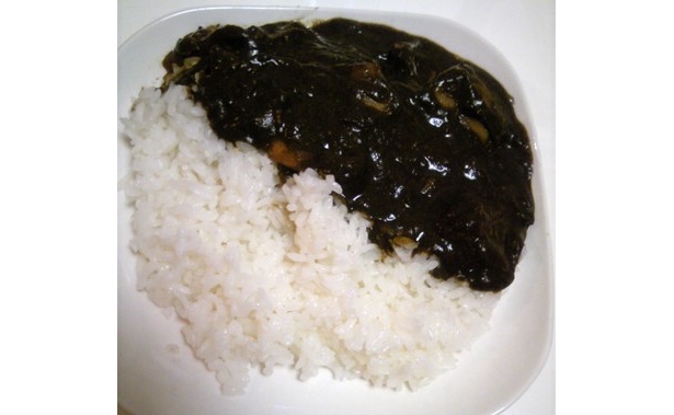 黒いカレーを作ってみるとこんな感じ