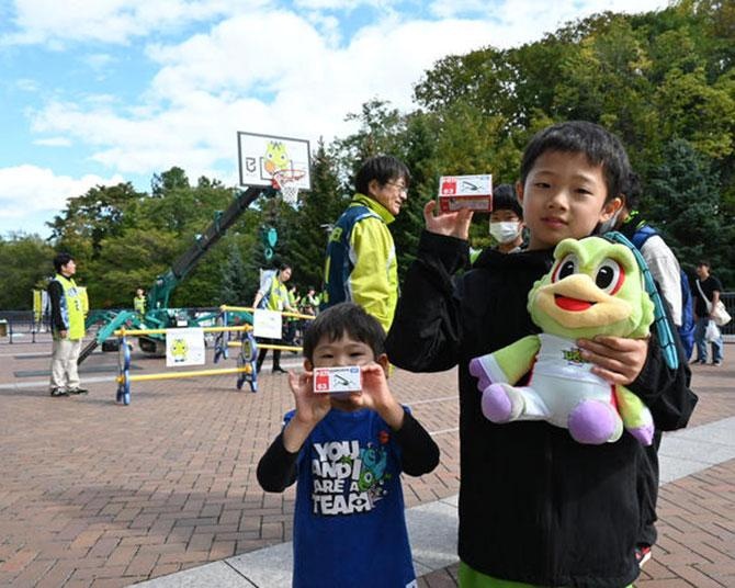 親子のはじめてのバスケ観戦を応援！Bリーグ「インフロニア B.Hi TOUCH」の楽しみ＆魅力を体験レポート【レバンガ北海道戦】
