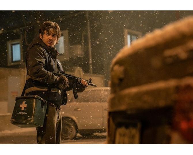 人気ホラーゲームを新進気鋭の監督が映画化した『バイオハザード』を鑑賞。90分ノンストップのサバイバルホラーに大興奮！