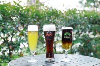 世界各国から厳選されたビールで、昼間から一杯！