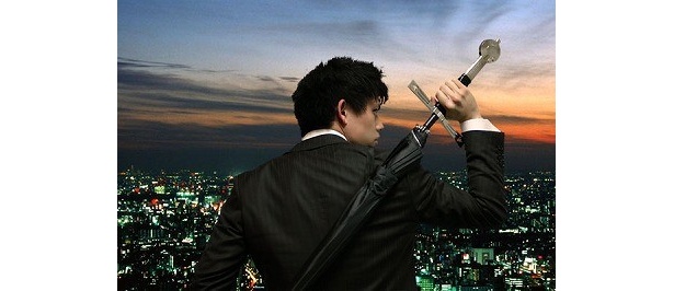 【写真】付属のショルダーバッグを使えば勇者の気分も味わえる！