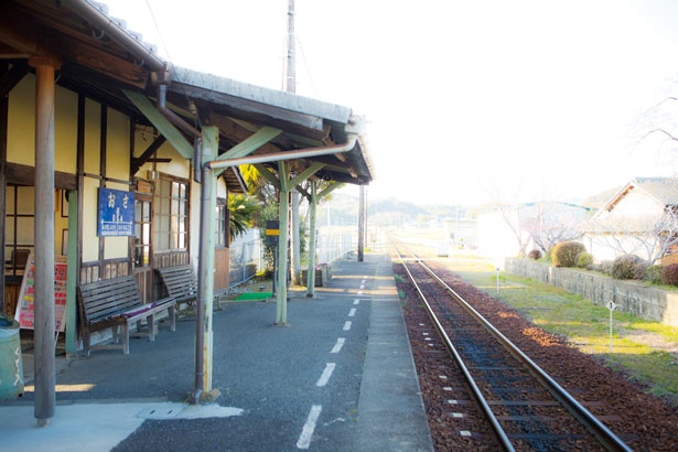 長駅は1915(大正4)年建築で、すでに100歳を超える長寿駅/長駅