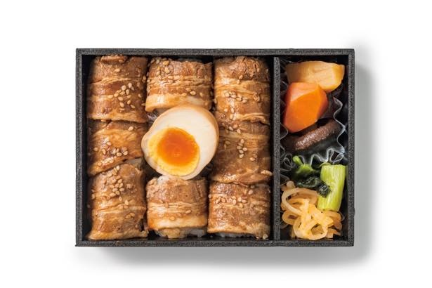 丸の内駅舎の赤レンガを表現した笹八の「赤レンガ豚蒲焼乃巻弁当」(1180円)