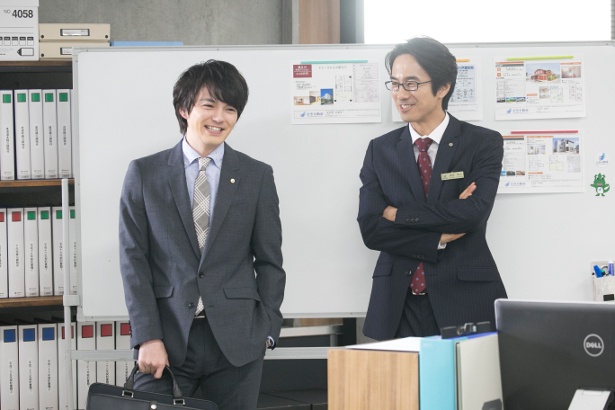 牧凌太を演じる林遣都と武川政宗を演じる眞島秀和