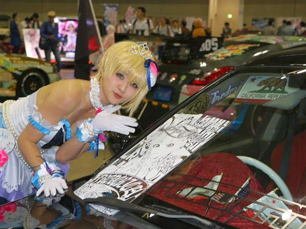 「アイドルマスター シンデレラガールズ」宮本フレデリカをデザインした痛車