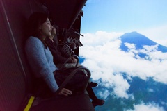 「富士飛行社」は絶叫マシンが苦手な人にもおすすめ。爽快感たっぷりの飛行体験と富士山の絶景に大満足！
