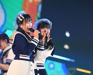 HKT48、沖縄公演で「なこみく」Wセンターの新曲を初披露！　指原莉乃さん「泣きそうになっちゃった」