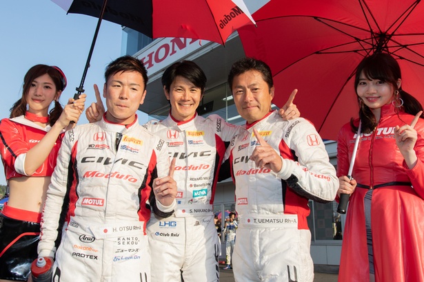 2連続クラス優勝を果たした「Modulo CIVIC TCR」のドライバー達
