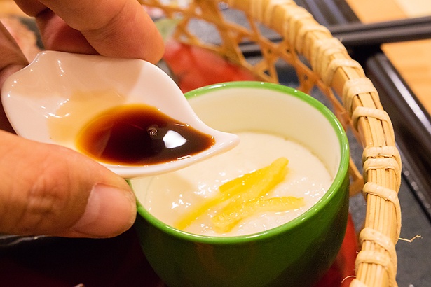 自家製なめらか豆腐を柚子と醤油で