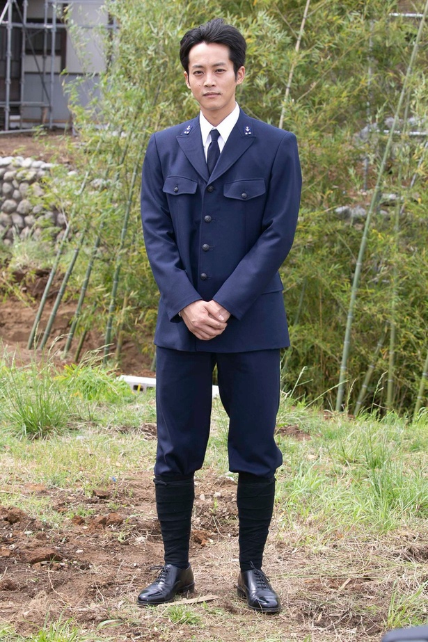 すず(松本穂香)の夫・周作を演じる松坂桃李