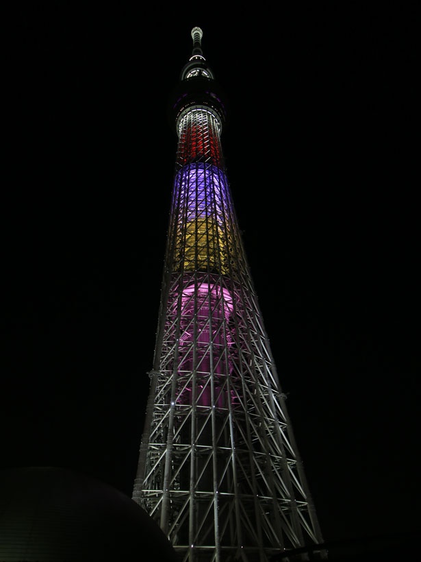 ももいろクローバーZの結成10周年を記念した特別ライティング(イメージ)