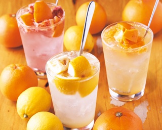 ごろごろ入った果実がたまらない！手作りサワー専門店「Sour de Kitchen」でフレッシュサワーを！