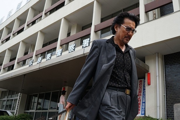 マル暴のベテラン刑事・大上章吾役の役所広司