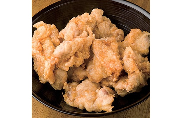 例えばから揚げ4個が入った「タルタルから揚げ丼(並)」に、4個のから揚げを追加すれば8個のから揚げがのったメガ盛りの出来上がり