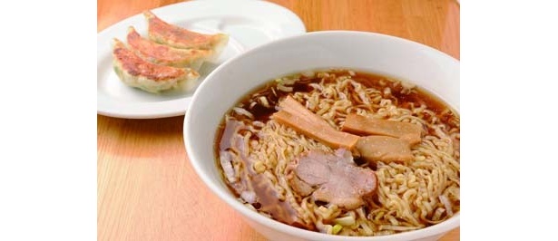 「らーめん　三吉」のらーめん・餃子3個セット