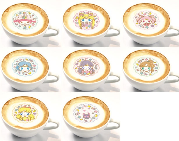 「セーラームーン×マイメロディ HOTラテ 」(税抜き690円)。6人のセーラー戦士たちとルナ・マイメロディをラテアートに。誰が当たるかお楽しみ！ 