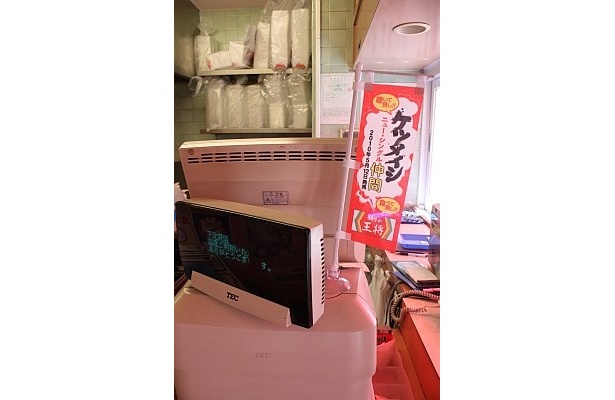 【画像】店内には、ケツメイシコラボのポスターなども！(そのほか、定食の詳細はコチラ！)