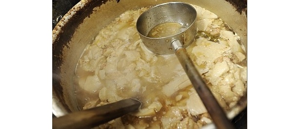 スープはうま味たっぷりのトンコツ醤油！