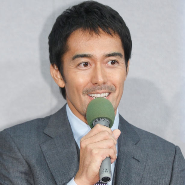 休みの日の過ごし方について明かした阿部寛
