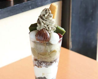 アクセントはコーヒーわらび餅！香ばしさがたまらない「茶匠 清水一芳園」のほうじ茶パフェ