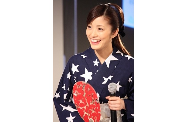 上戸彩会見画像