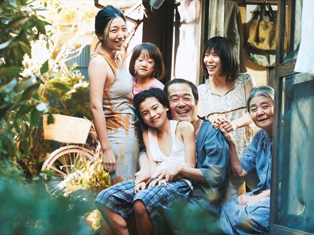 城は父親(リリー・フランキー)と万引きを繰り返す少年という難役を演じた