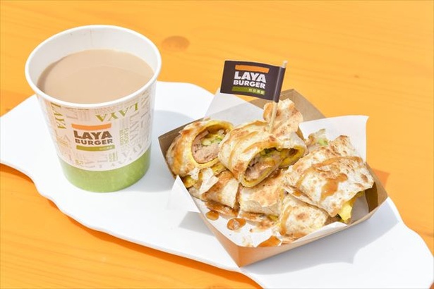 【写真を見る】ハンバーガーショップ「拉亞漢堡(ラーヤ―ハンバーガー)のオリジナル朝食メニュー「台湾風味の玉子クレープ」(500円)