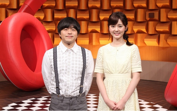【写真を見る】新人の島茂子を温かく迎えるのは、バカリズムと佐藤梨那アナ!