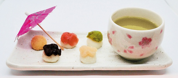 「舞のおはぎ風デザート緑茶添え」(842円)
