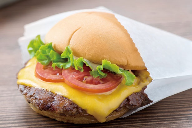【1位】「シャックバーガー」(767円)/シェイク シャック 梅田阪神店