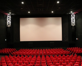 圧倒的な音響設備！チネチッタ「LIVE ZOUND」で非日常の映画体験