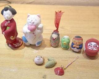 福岡の伝統工芸にトライ！素朴な表情に心和む博多人形作り体験